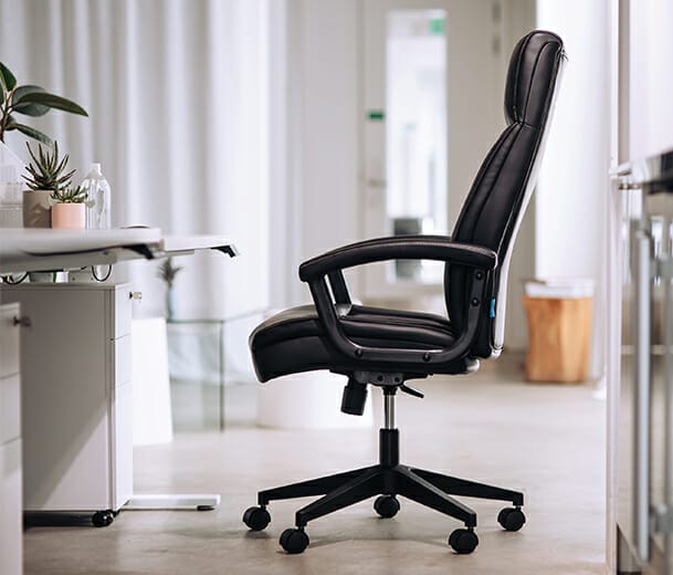 buro dakota II executive chair in modern office