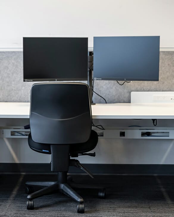 buro roma office chair with two screens at ergonomic workstation
