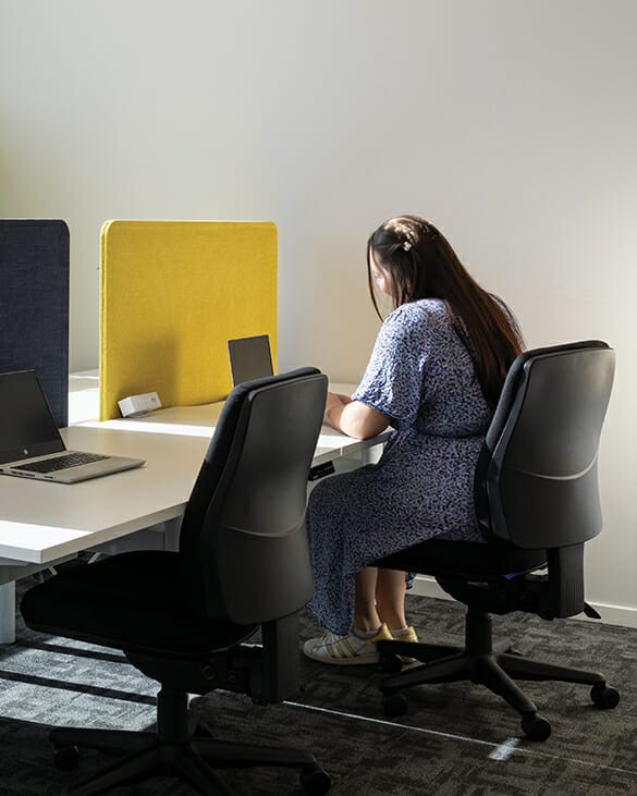 woman working on buro roma HB chair