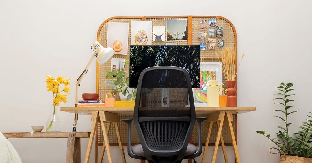 Mondo Soho at a home office workstation organised by colour.