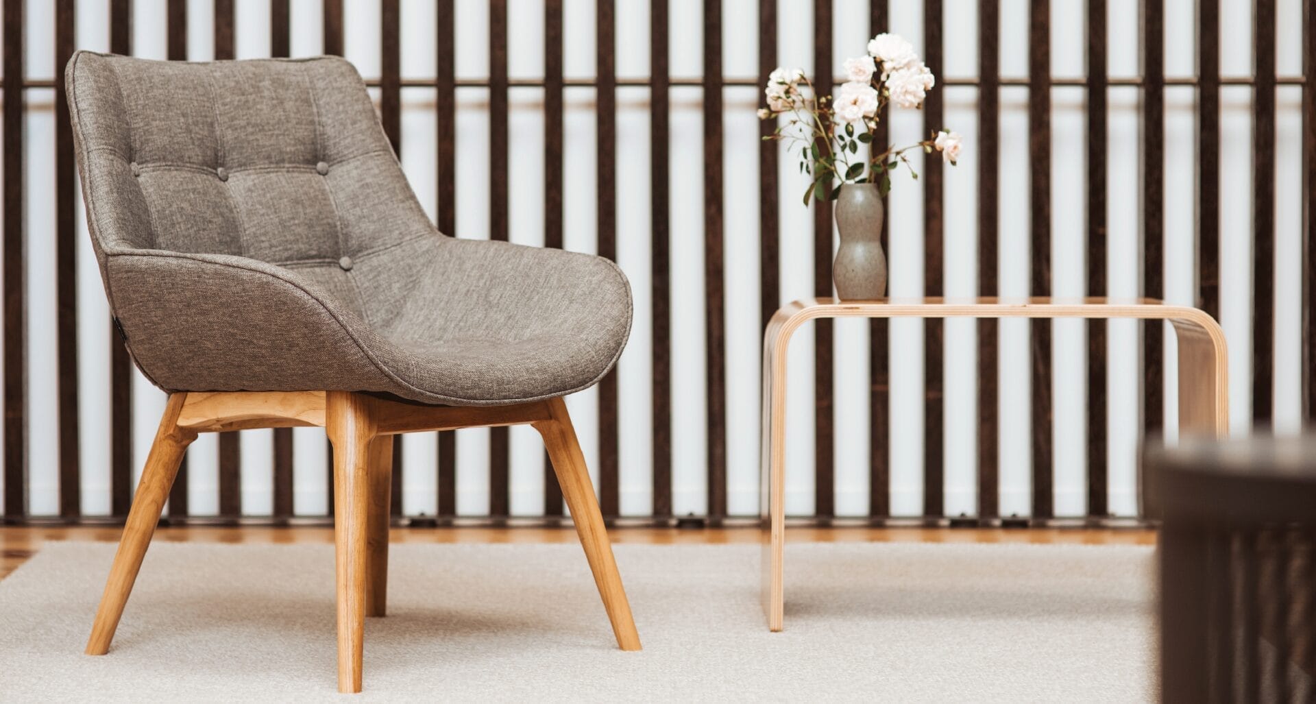 Konfurb Neo Wood Chair - Bremworth Rug-01 Konfurb Neo Wood Chair