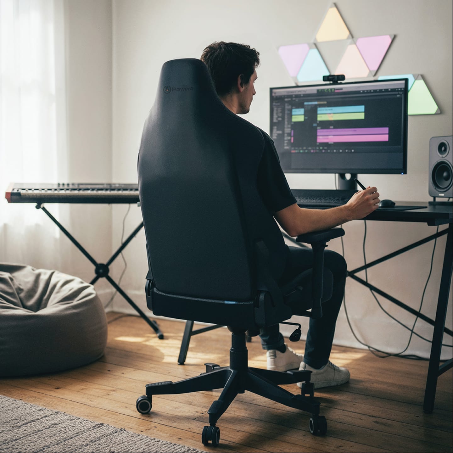 Buro Navigator Gaming chair home setup with model